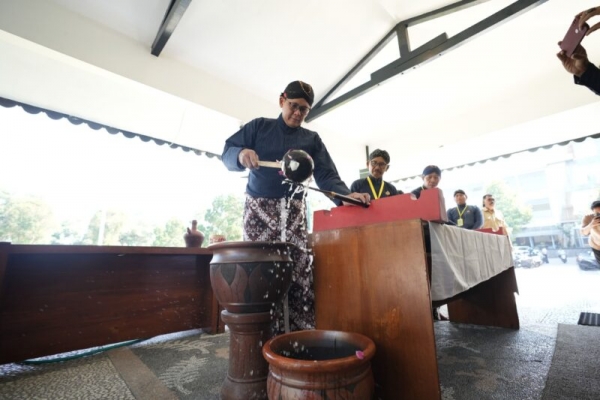 Simbol Welas Asih dan Kemakmuran, Pemkab Sleman Gelar Jamasan Pusaka Tombak Kyai Turunsih