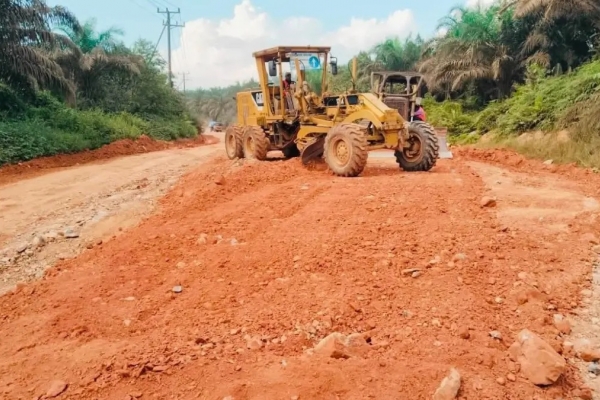 Fraksi PDI Perjuangan Seruyan Minta APBD Fokus ke Jalan, Kritik Proyek Halte dan Pagar Kuburan