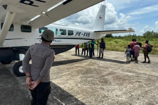 Lasarus Minta Kemenhub Alihkan Anggaran Pembangunan Bandara Wanam Untuk yang Beroperasi