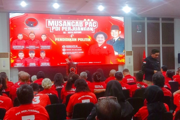 Andreas Hugo Pareira Minta Kader PDI Perjuangan Konsolidasi hingga Akar Rumput