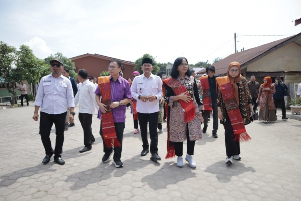 Tinjau Sekolah Rusak di Tebing Tinggi, Komisi X DPR Minta Pemerintah Pusat Prioritaskan Renovasi