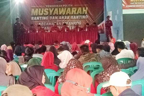 Ketua DPC PDI Perjuangan Brebes Gembleng Kader Akar Rumput: Pertahankan 'Kandang Banteng'!