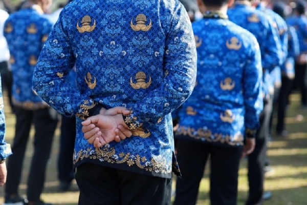 Polemik Ucapan Viral ‘Cie Curhat Dia Bah’, Robi Barus Minta Lurah Dicopot!