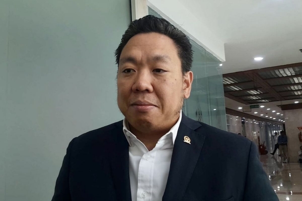Pangkas Anggaran Jauh Lebih Hemat, Charles Honoris Minta Program MBG Difokuskan ke 26 Juta Penerima