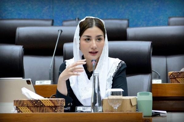 Novita Hardini Sentil Peredaran Galon Guna Ulang Kedaluwarsa, Tegaskan Warga Jangan Dibodohi