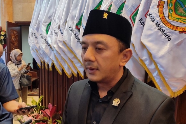​Reses di Trenggalek, Deni Wicaksono Umumkan Pembangunan Ruang Kelas Ponpes Darussalam