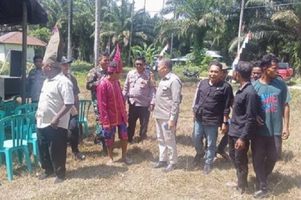 Agus Ambo Djiwa Serap Aspirasi Suku Da'a: imbau Warga Tidak Buka Lahan dengan Cara Membakar