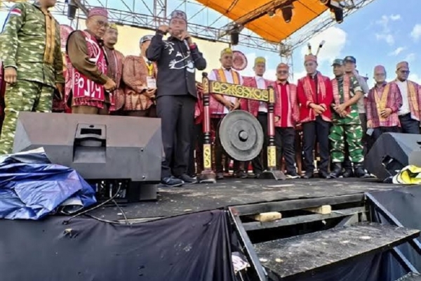Lasarus Ingatkan Masyarakat Dayak: Hentikan Perjudian dan Mabuk-Mabukan di Pekan Gawai Dayak