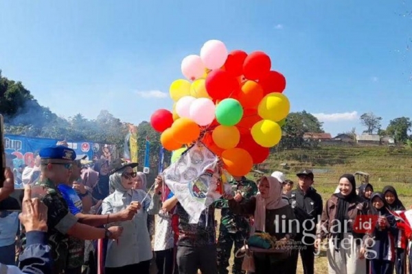 Dyah Kartika Resmi Buka Kejuaraan Paralayang Bertaraf Internasional di Kendal