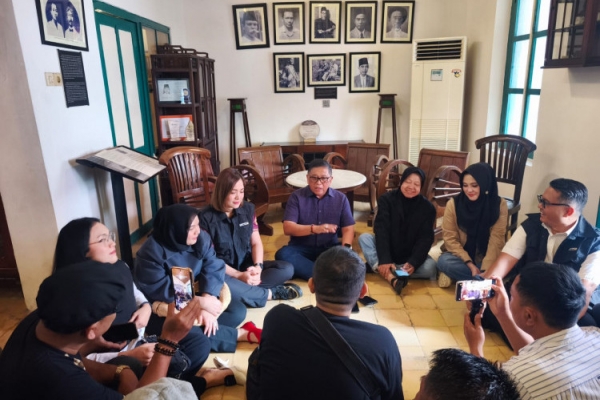 Abaikan Fluktuasi Survei, Hasto Instruksikan Kader PDI Perjuangan Fokus Kerja Nyata untuk Rakyat