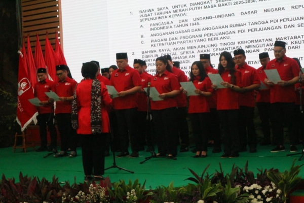 Lantik Badan Riset PDI Perjuangan, Megawati Prihatin dan Perintahkan Kaji Fenomena 1 Juta Orang Pintar Menganggur