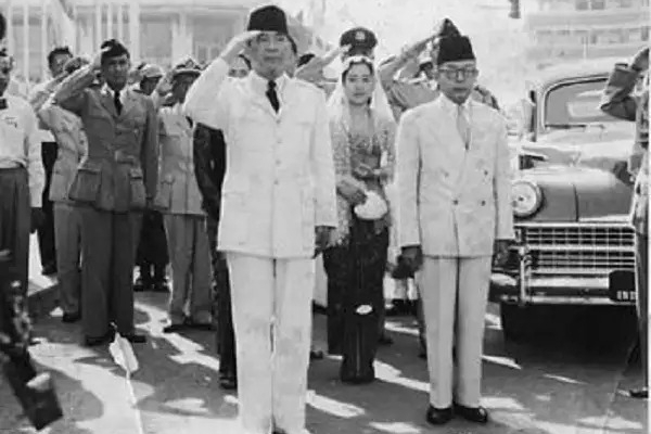 Menjaga Api Tanpa Membakar Rumah: Kejelian Taktis Soekarno Menjelang Proklamasi