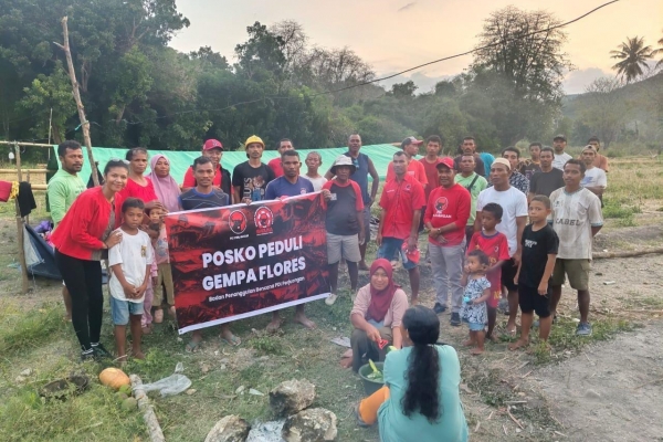 Respons Cepat Gempa Flores, DPC PDI Perjuangan Manggarai Timur Dirikan 14 Dapur Umum di Wilayah Pantura