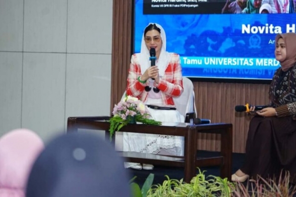 Perkuat Layanan Kemanusiaan, Novita Hardini Serahkan Dua Unit Ambulans Gratis di Trenggalek