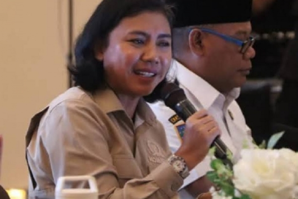 Irine Yusiana Roba Tanggapi Keluhan Warga Soal Saluran Air di Halmahera Timur