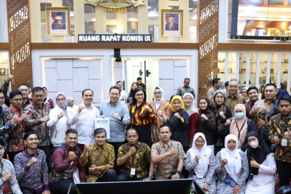 Charles Dorong PPPK Nakes Diangkat PNS, Honorer Diberi Kepastian Status