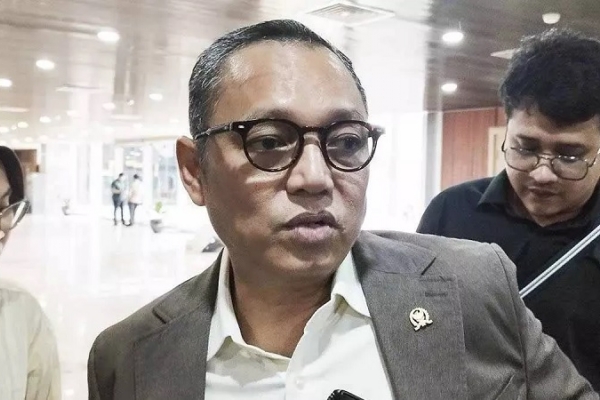 Pertanyakan Gibran, Deddy Sitorus Heran Mahasiswa UBK Tak Diajak ke NTT: Jangan Habis Manis Sepah Dibuang
