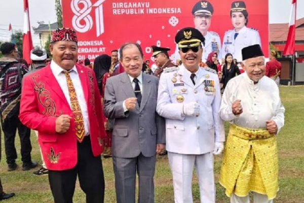 Bupati Yohanes Ontot Adu Jago Masak Nasi Goreng