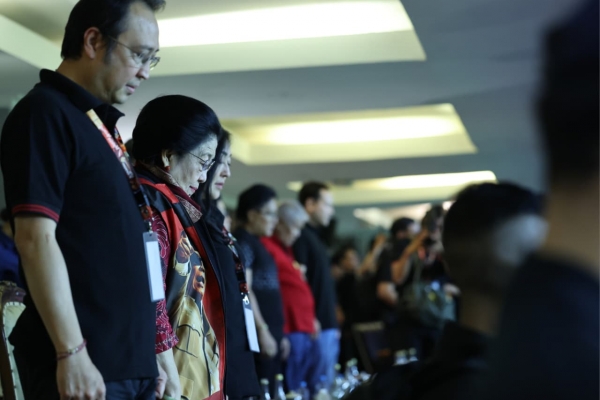 Kala Mexican Wave Meriahkan Final Soekarno Cup 2026, Megawati Tersenyum dan Prananda Ikut Melambaikan Tangan