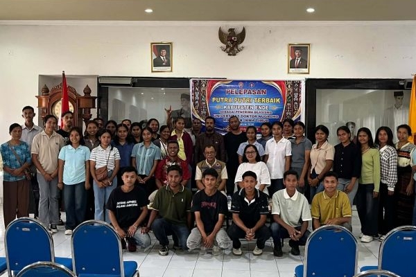 ​70 Mahasiswa Asal Ende Korban Gempa Flores Raih Beasiswa KIP Kuliah di UDN Magetan