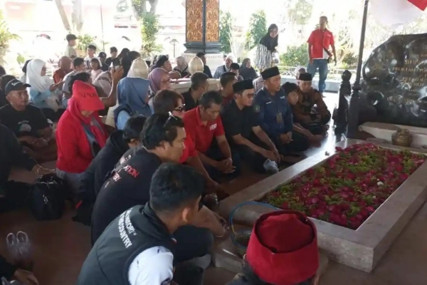 Padukan Ideologi dan Sportivitas, Kader PDI Perjuangan Kabupaten Bandung Gelar Napak Tilas di Jatim