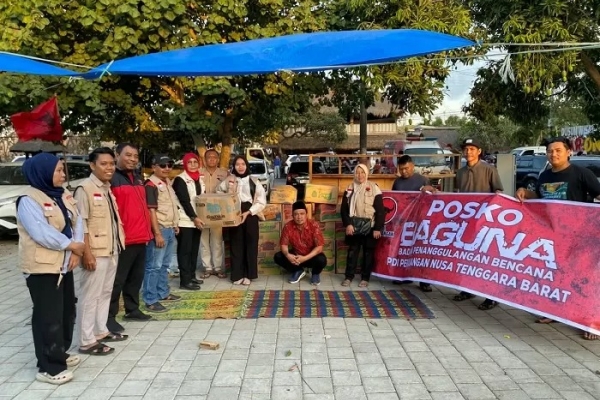 PDI Perjuangan NTB Dirikan Posko Bantuan Kebakaran Sade, Dorong Penataan Ulang Kawasan Adat