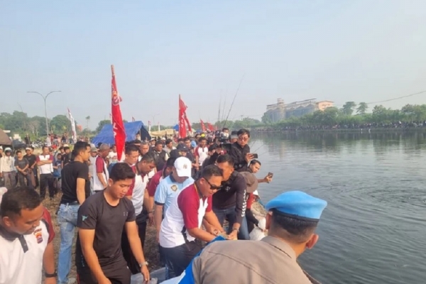 Penuh Antusiasme, Sarifah Ainun Jariyah Hadiri Mancing Mania Bersama Warga di Kota Serang