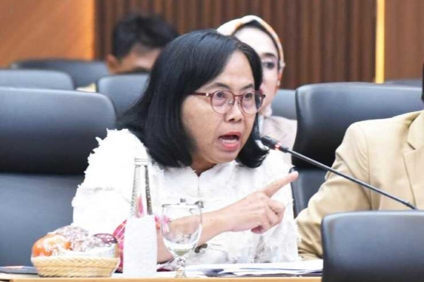 MY Esti Kritik Penggelembungan Pos Anggaran PIP-KIP Kuliah di Perlinsos