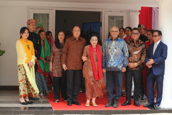 Megawati Sambut Iluwan dan Tokoh Pemikir Dunia