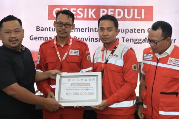 Sinergi Warga Gresik Bebaskan Duka Korban Gempa NTT