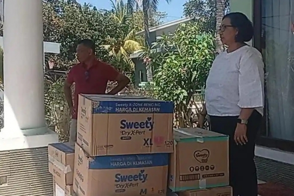 PDI Perjuangan Salurkan Bantuan Bagu Korban Gempa di Kabupaten Ende