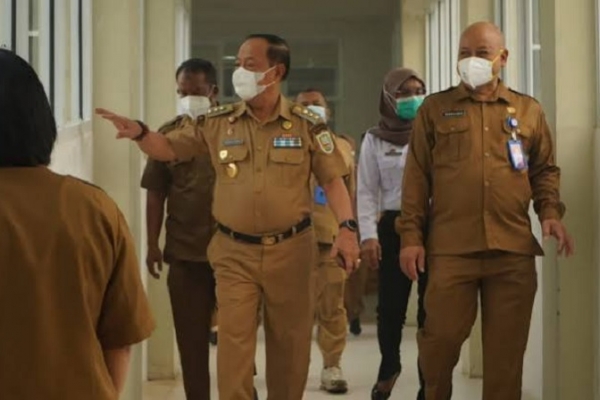 Bupati Yohanes Ontot Cek Kesiapan RSUD M.Th. Djaman Hadapi Bencana Asap Akibat Karhutla