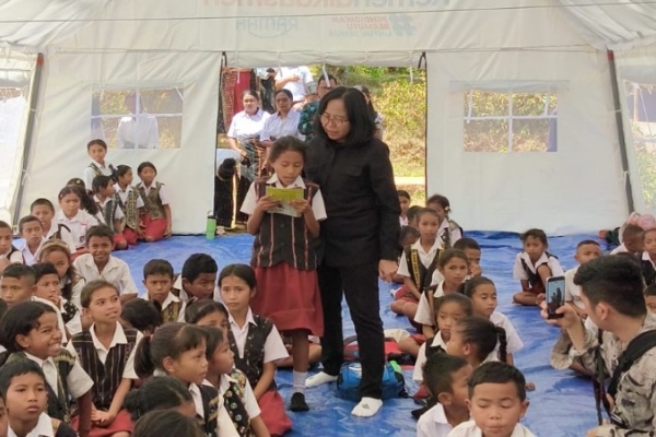 Ribuan Sekolah di Flores Rusak Akibat Gempa, Komisi X DPR Desak Pemulihan dan Sekolah Darurat