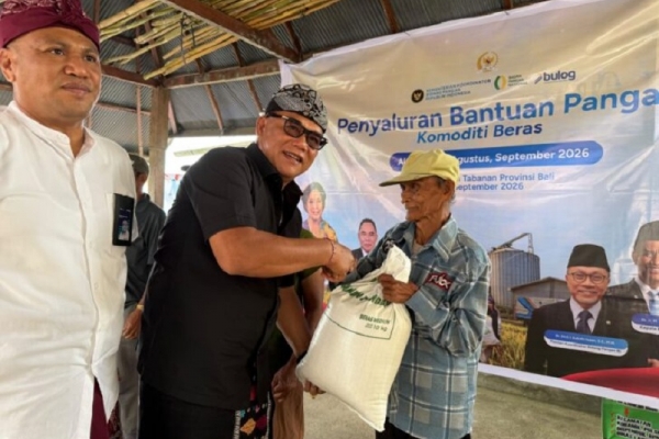 Bantuan Beras di Tabanan, I Nyoman Adi Wiryatama Pastikan Penyaluran Tepat Sasaran