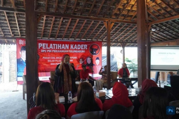 PDI Perjuangan Tulungagung Gembleng Kader Perempuan Akar Rumput & Gen Z lewat Pelatihan Politik