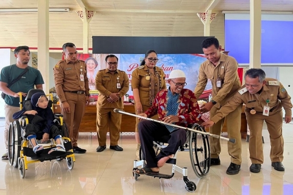 Gunungkidul Salurkan 95 Alat Bantu Disabilitas, Endah Subekti: Disabilitas Punya Hak Setara
