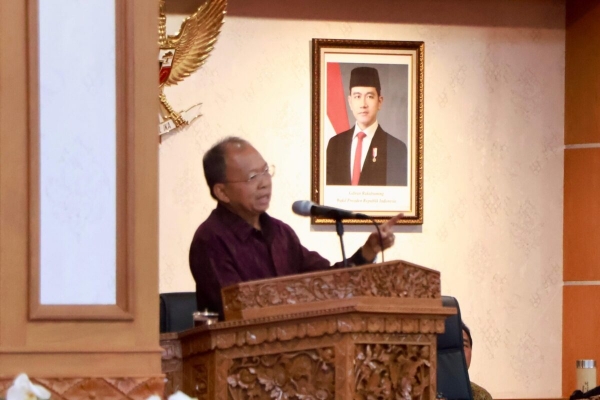Koster Peringatkan Pejabat Pemprov Bali: Cukup dari Gaji dan TPP, Jangan Main Proyek!
