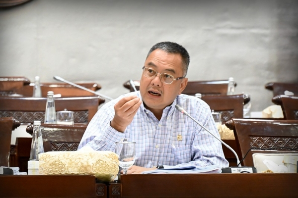 Strategi "Satu Rumah Merangkul Empat Tetangga": Harris Turino Bakar Semangat 1.500 Kader PDI Perjuangan Kota Tegal
