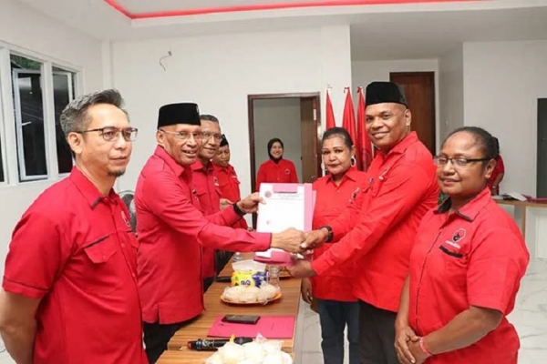 Elly Erwin Forsaly Dikukuhkan Jadi Ketua PAC PDI Perjuangan Heram, Perkuat Struktur Hingga Akar Rumput