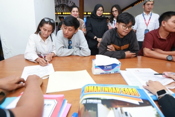 Bupati Ipuk Dorong Akses Rumah Terjangkau Lewat Akad Massal KPR Subsidi 