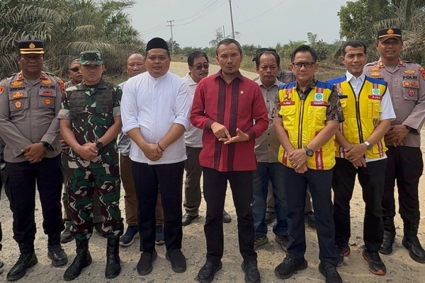 Edi Purwanto Pastikan Jalan di Jambi Segera Dibangun Rigid Beton