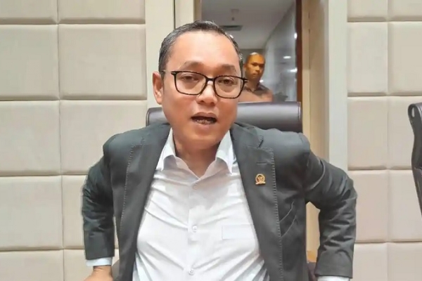 Deddy Sitorus: Penanda Kelulusan Itu Sejak Jaman Batu Ya Ijazah
