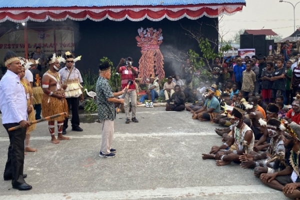 Festival Asmat Pokman ke-38 Menjaga dan Mewariskan Seni Ukir dari Generasi ke Generasi