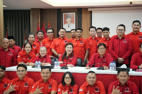 BPEK PDI Perjuangan DKI Jakarta Dikukuhkan, Hilda: Ekonomi Harus Tumbuh Dari dan Untuk Masyarakat