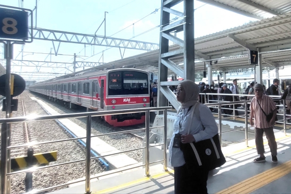 Sentil Operator Commuter Line, Legislator PDI Perjuangan: "Jangan Bikin Pengumuman Pas Warga Tidur!"