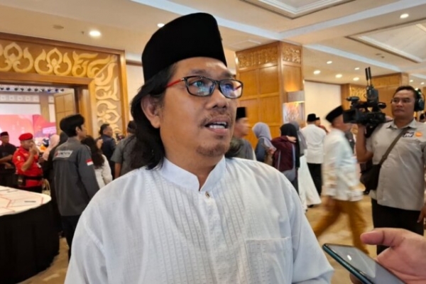 Buleks Minta Pemkot Surabaya Tindak Tegas Provider Pelanggar Kabel Utilitas 