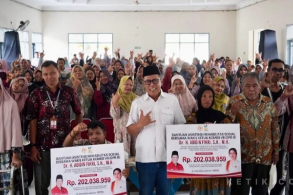 Abidin Fikri Salurkan Alat Bantu Disabilitas Kepada 99 Warga Bojonegoro dan Tuban
