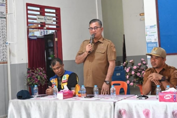 Bupati Nisel Tinjau langsung Kantor Camat dan Puskesmas Idanotae Untuk Mutu Pelayanan