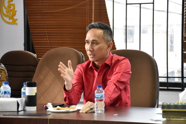 Sesuai Janji, Tekad Abidin Desak Disdik Pekanbaru Salurkan Seragam Sekolah Gratis