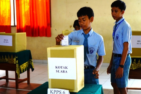 Bupati Sanjaya Apresiasi Nyoblos Serentak Pemilos di Tabanan